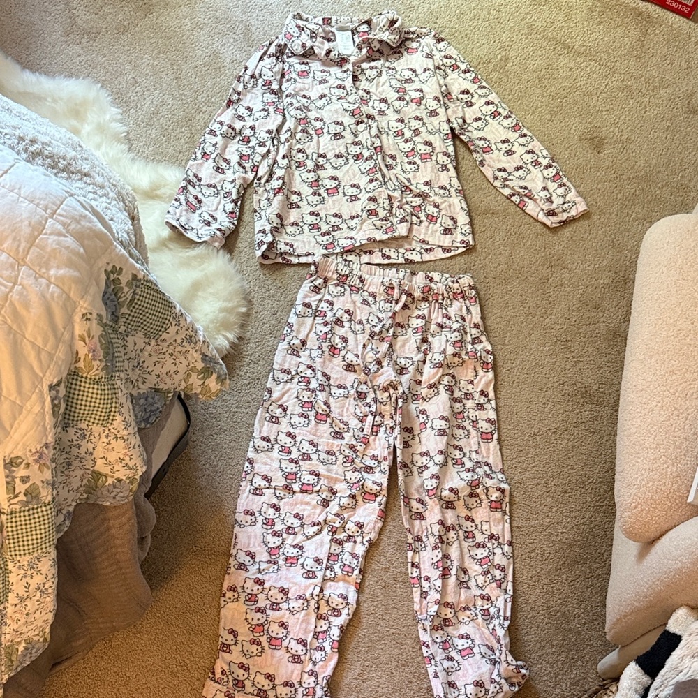 Hello Kitty Teen Organic Flannel Pajamas - SIZE MEDIUM
